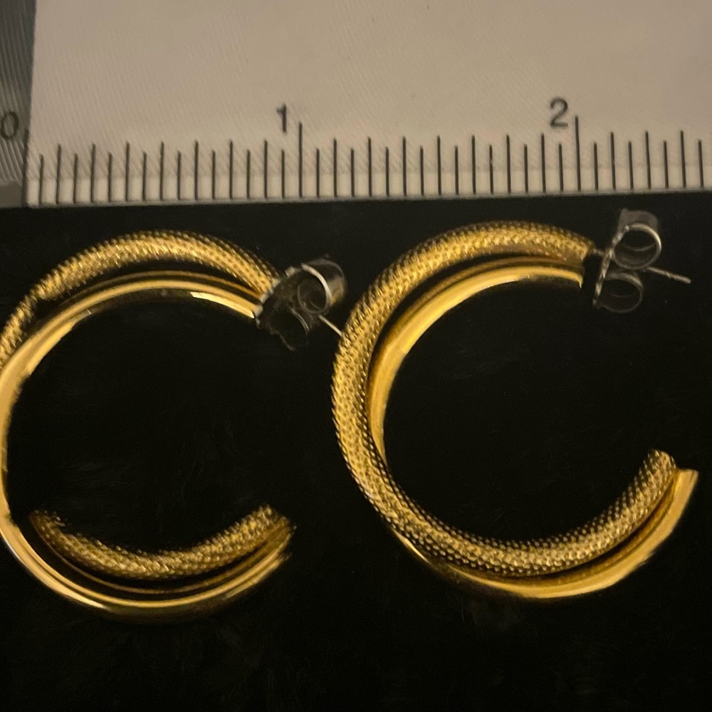 🌸$5/25🌸 - Lady Remington Gold-Tone Hoop Earrings